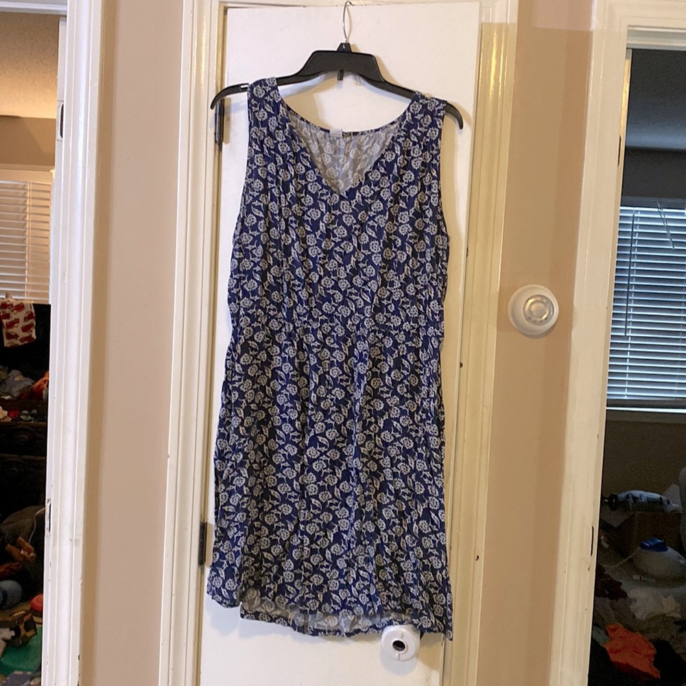 Old Navy paisley navy dress
